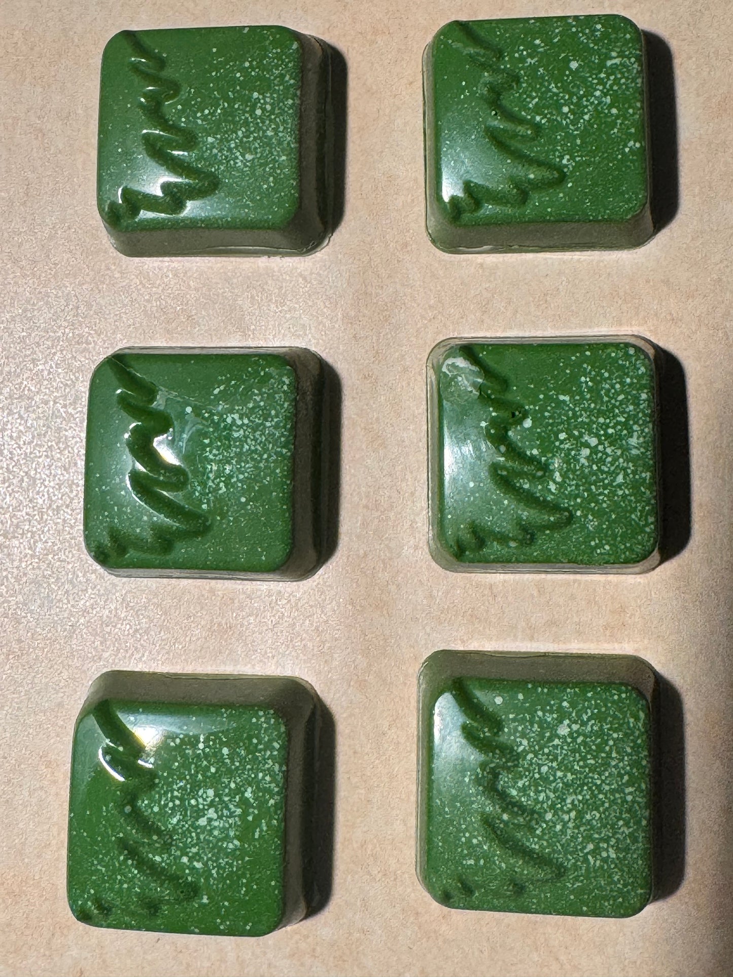 PEPPERMINT PATTY filled Dark Chocolate Bonbon